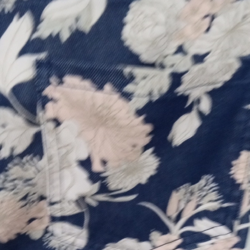 Faded Glory Blue and Cream Cropped Floral Jeggings - Picture 7 of 7